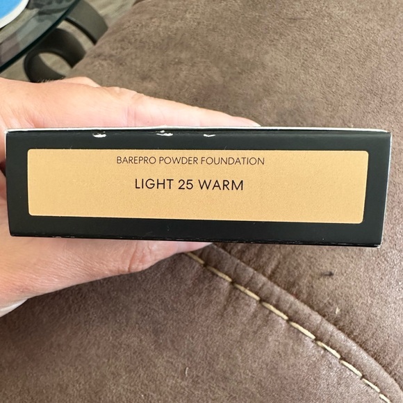 bareMinerals BarePro Powder Foundation Light 25 Warm - Picture 2 of 5
